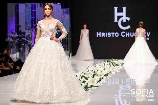 HRISTO CHUCHEV SHOWS A BRIDE COLLECTION WITH SPRING ACCENTS